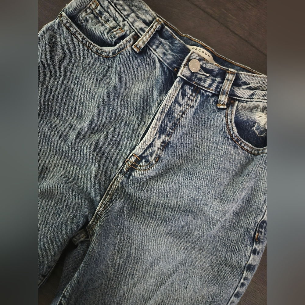 PacSun 90s Straight Leg Distressed Jeans 25 Light Wash - Picture 8 of 15